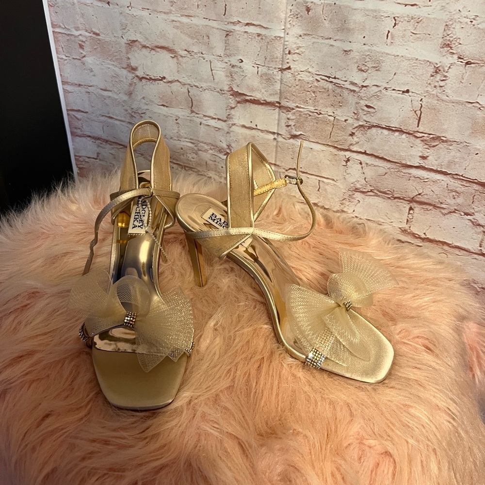 Badgley Mischka Janie Bow embellished satin evening shoes size 7.5